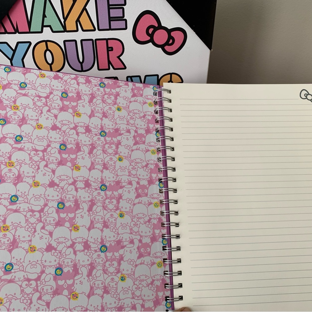 Hello Kitty Bundle - Picture 3 of 4